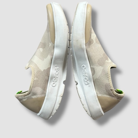 Oofos OOmg eeZee Low Women’s Size 10 Slip On Comfort Sneaker Tan Camouflage - Picture 2 of 10